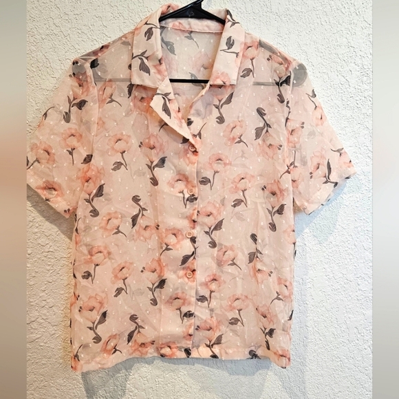 Dazy sheer pink floral button down top size Medium - Picture 4 of 9